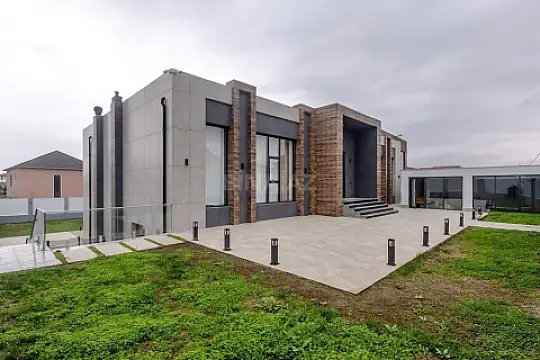 Kirayə verilir 5 otaqlı həyət evi 440 m²