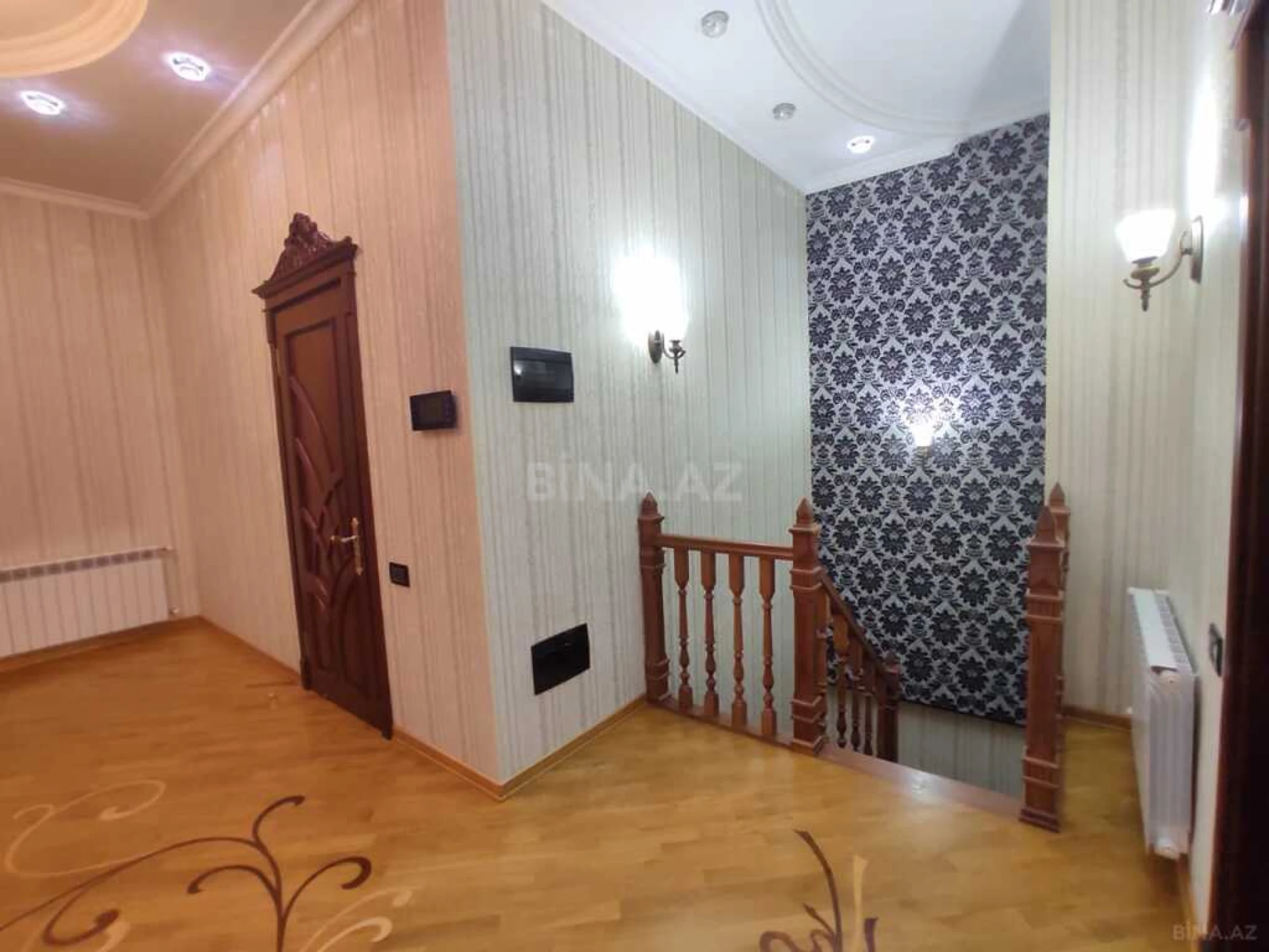 Satılır 5 otaqlı mənzil 380 m²