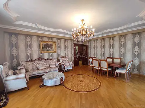 Satılır 5 otaqlı mənzil 380 m²