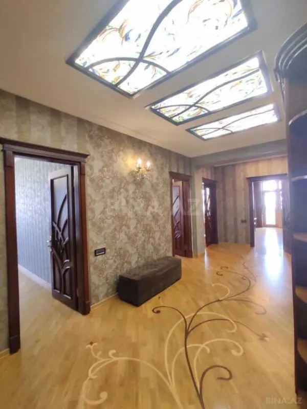 Satılır 5 otaqlı mənzil 380 m²