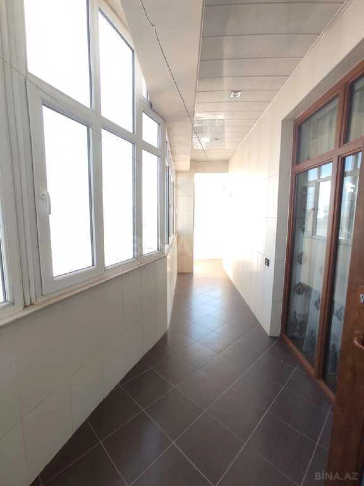 Satılır 5 otaqlı mənzil 380 m²