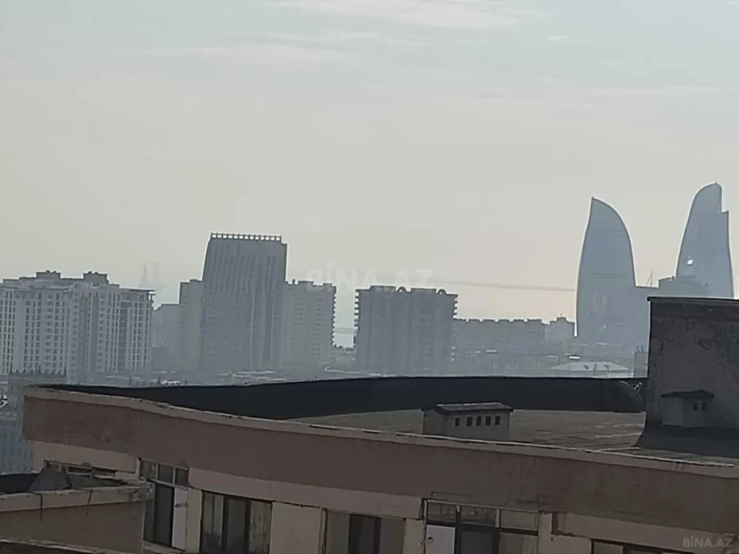 Satılır 5 otaqlı mənzil 380 m²