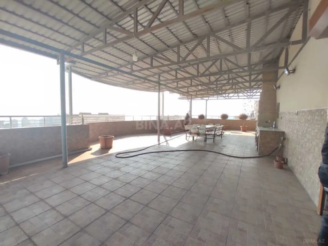 Satılır 5 otaqlı mənzil 380 m²