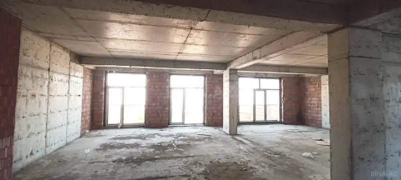 Satılır 4 otaqlı mənzil 148 m²