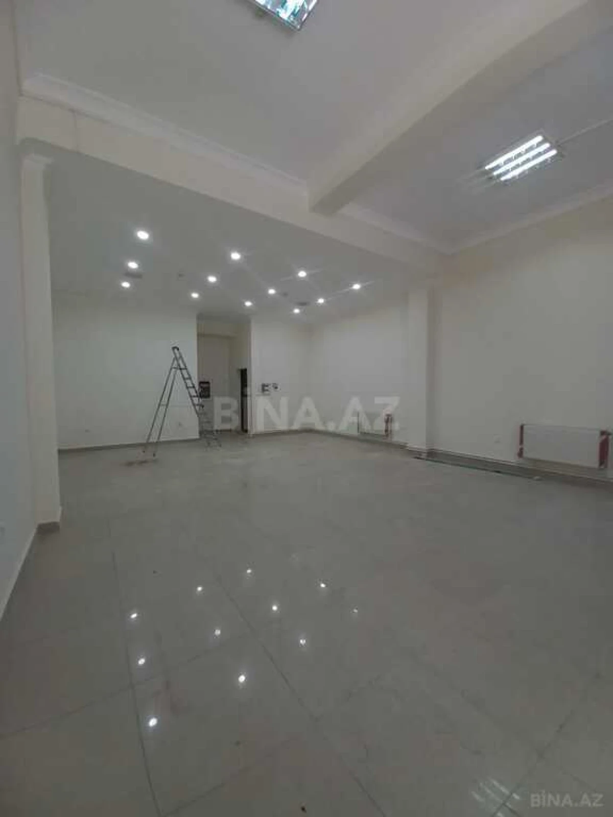 Satılır obyekt 220 m²