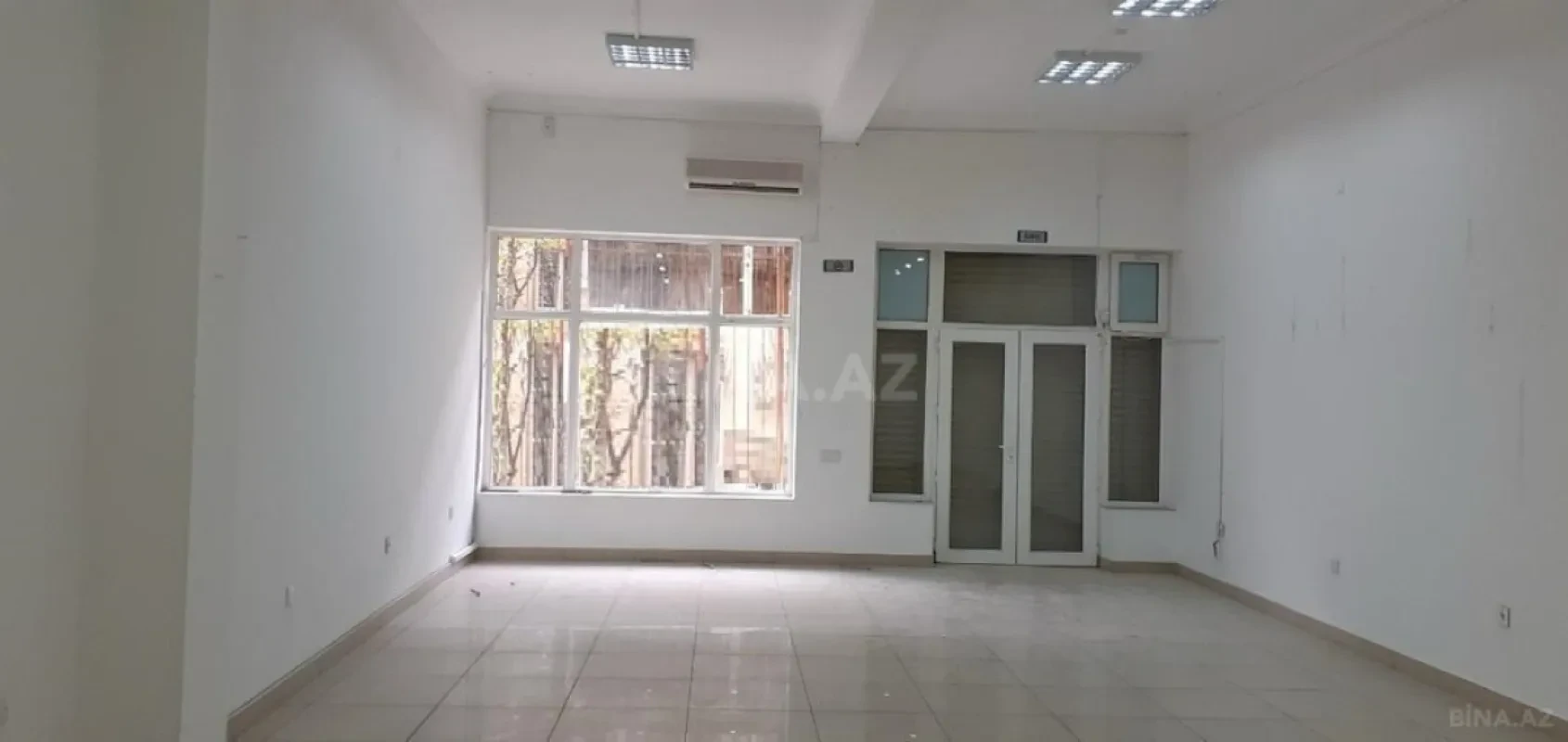 Satılır obyekt 220 m²