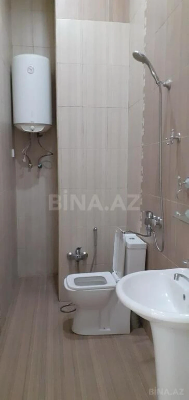 Satılır obyekt 220 m²