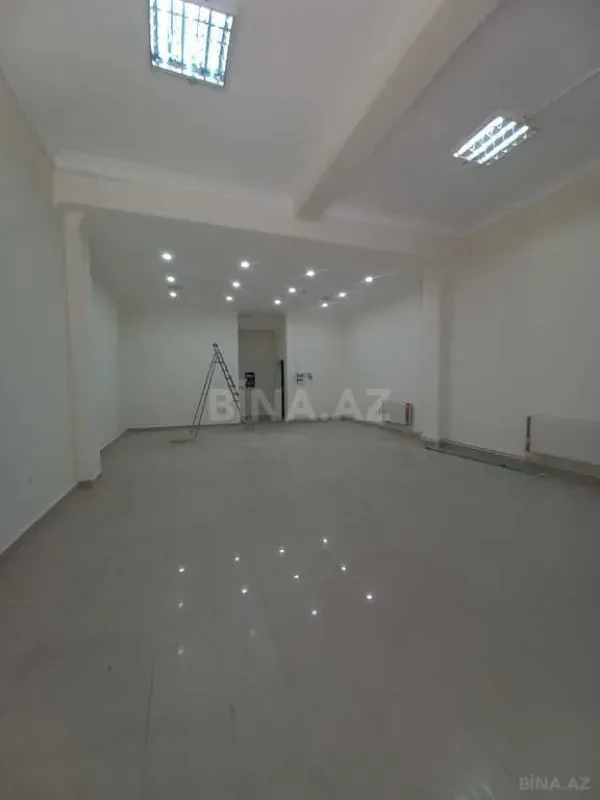 Satılır obyekt 220 m²