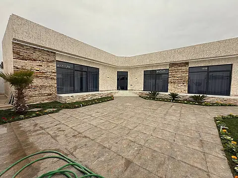 Satılır 5 otaqlı həyət evi 200 m²