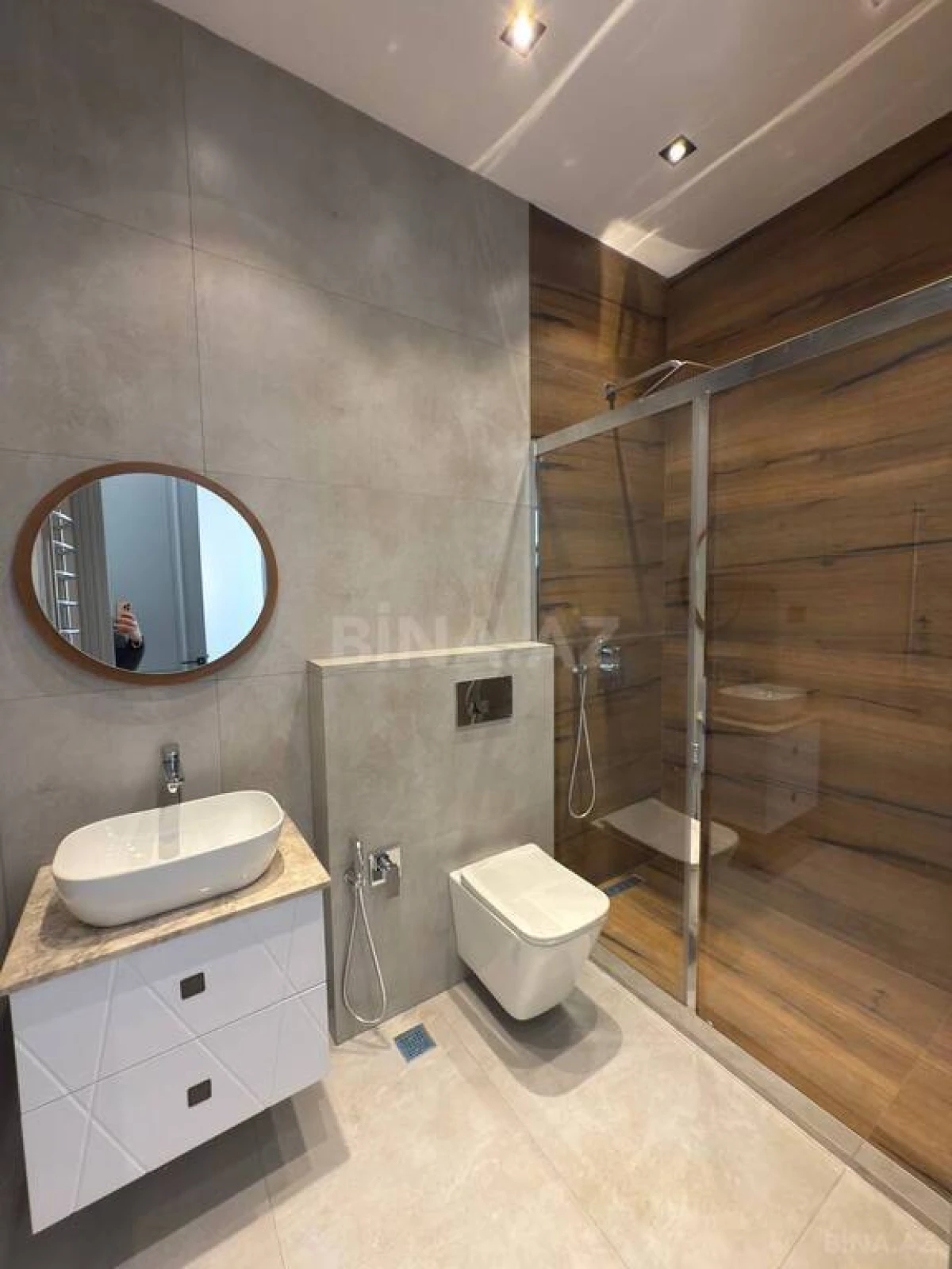 Satılır 5 otaqlı həyət evi 200 m²