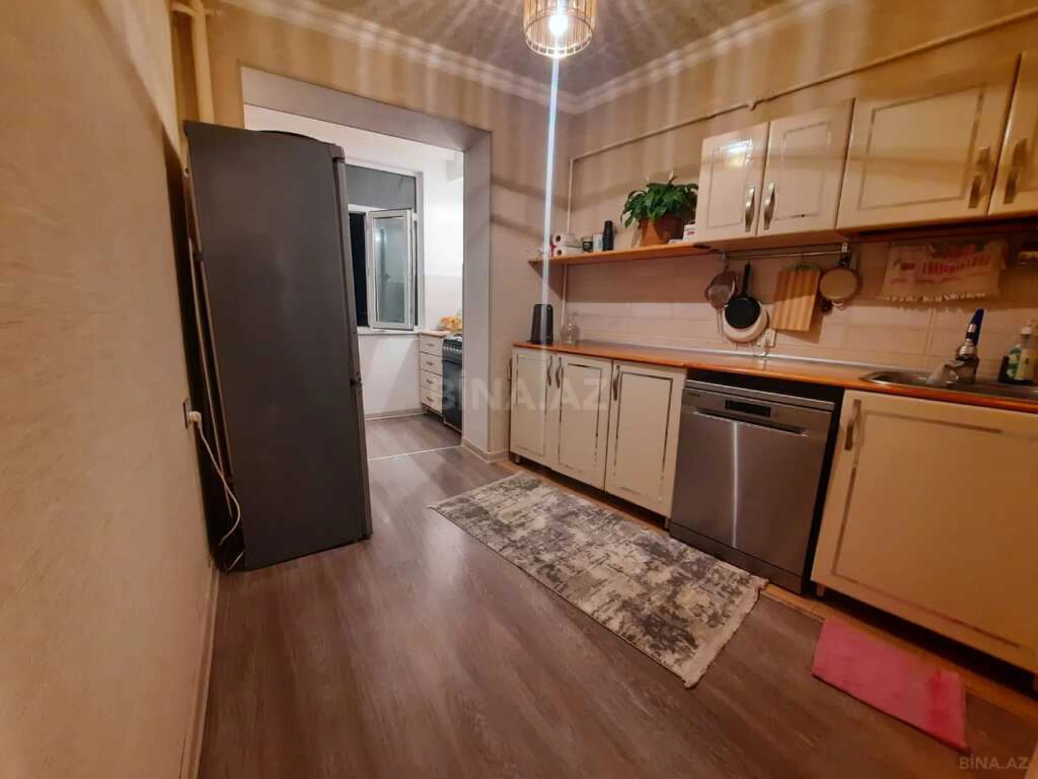 Satılır 2 otaqlı mənzil 75 m²