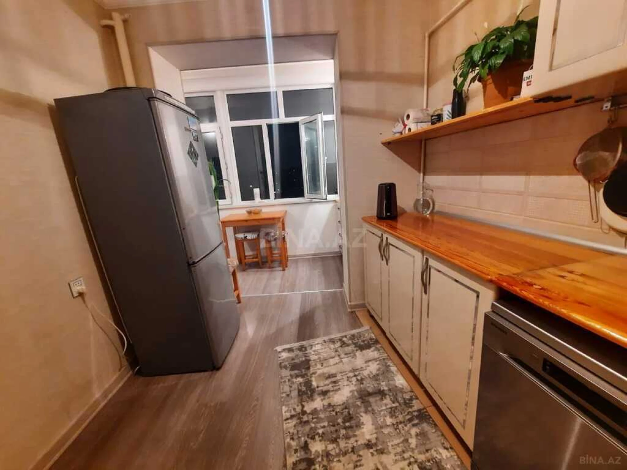 Satılır 2 otaqlı mənzil 75 m²
