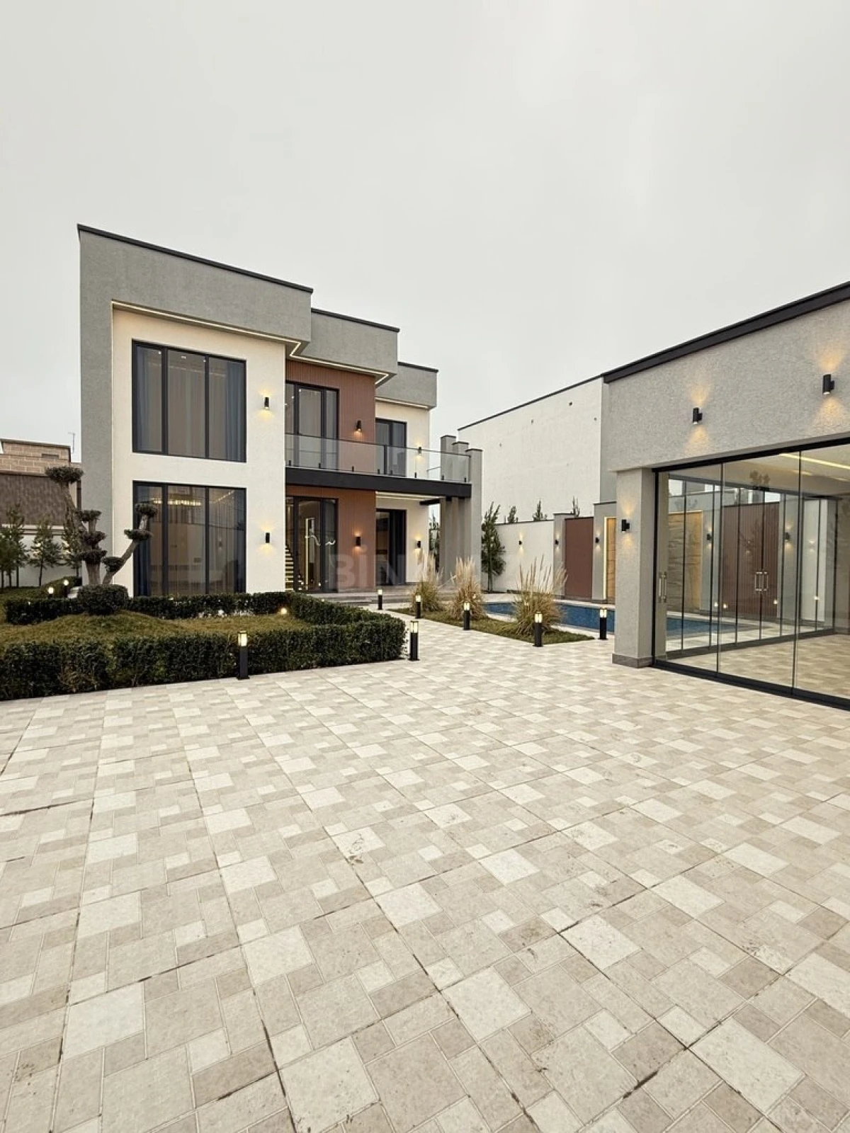 Satılır 4 otaqlı həyət evi 210 m²