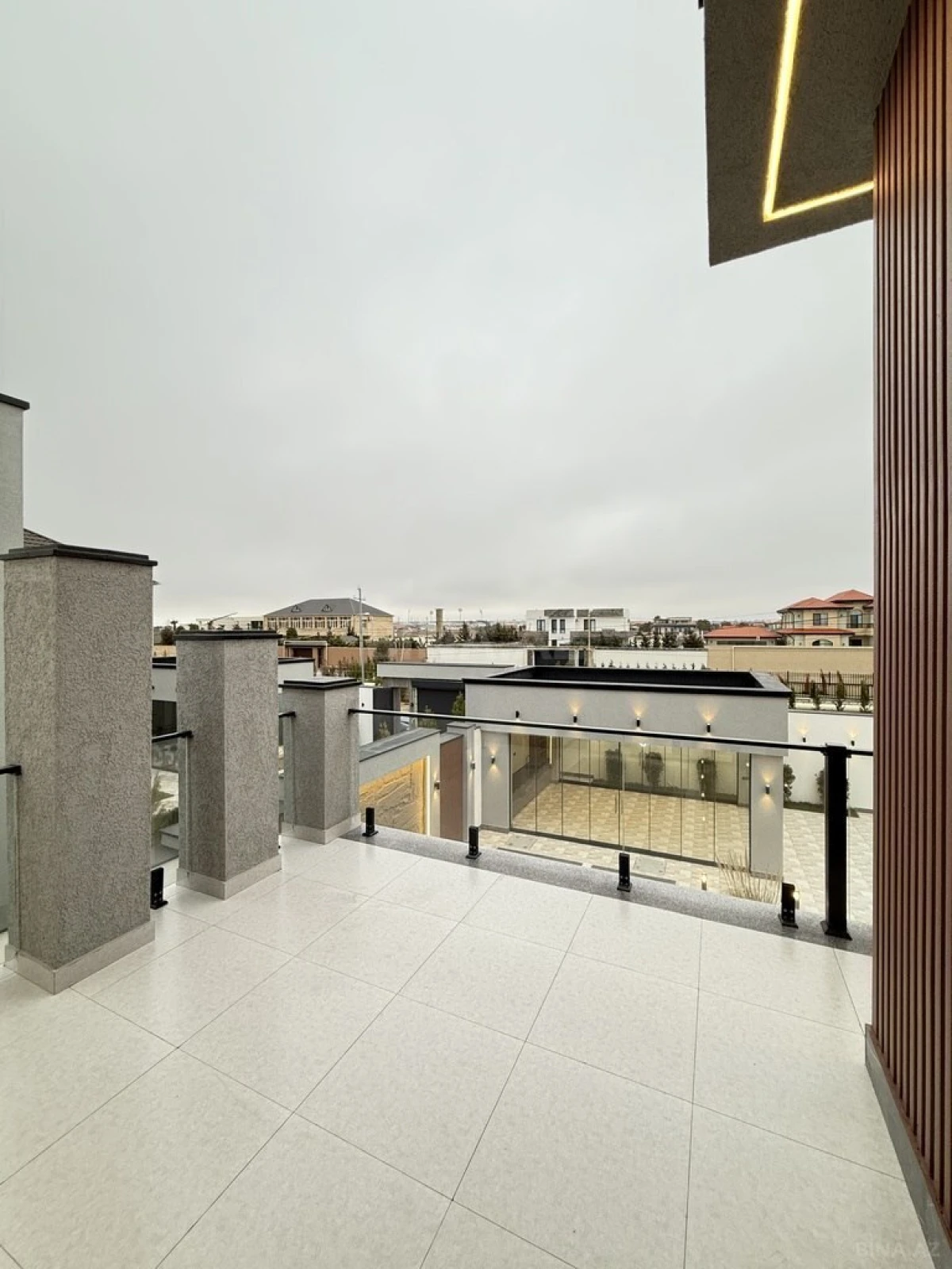 Satılır 4 otaqlı həyət evi 210 m²