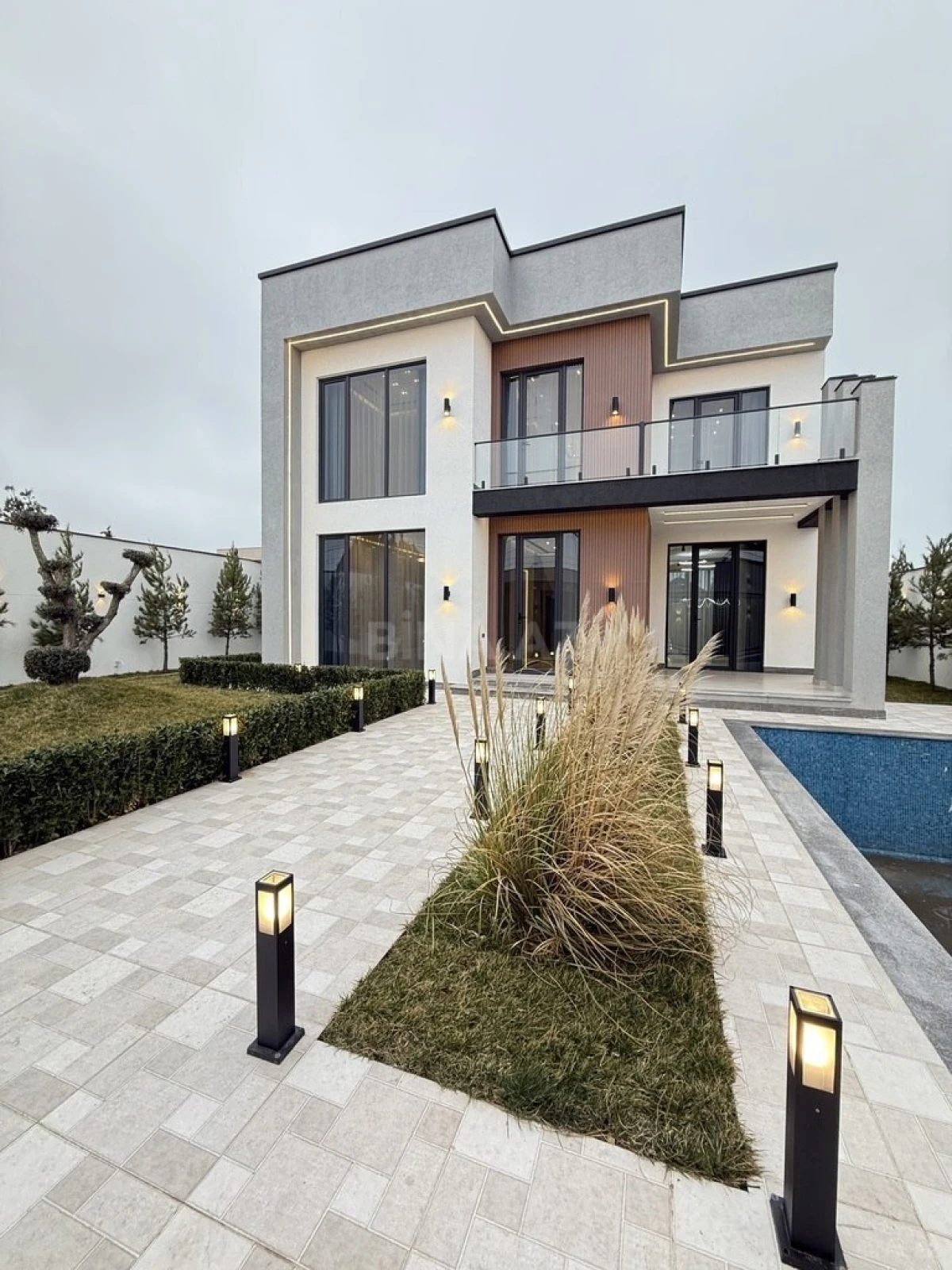 Satılır 4 otaqlı həyət evi 210 m²