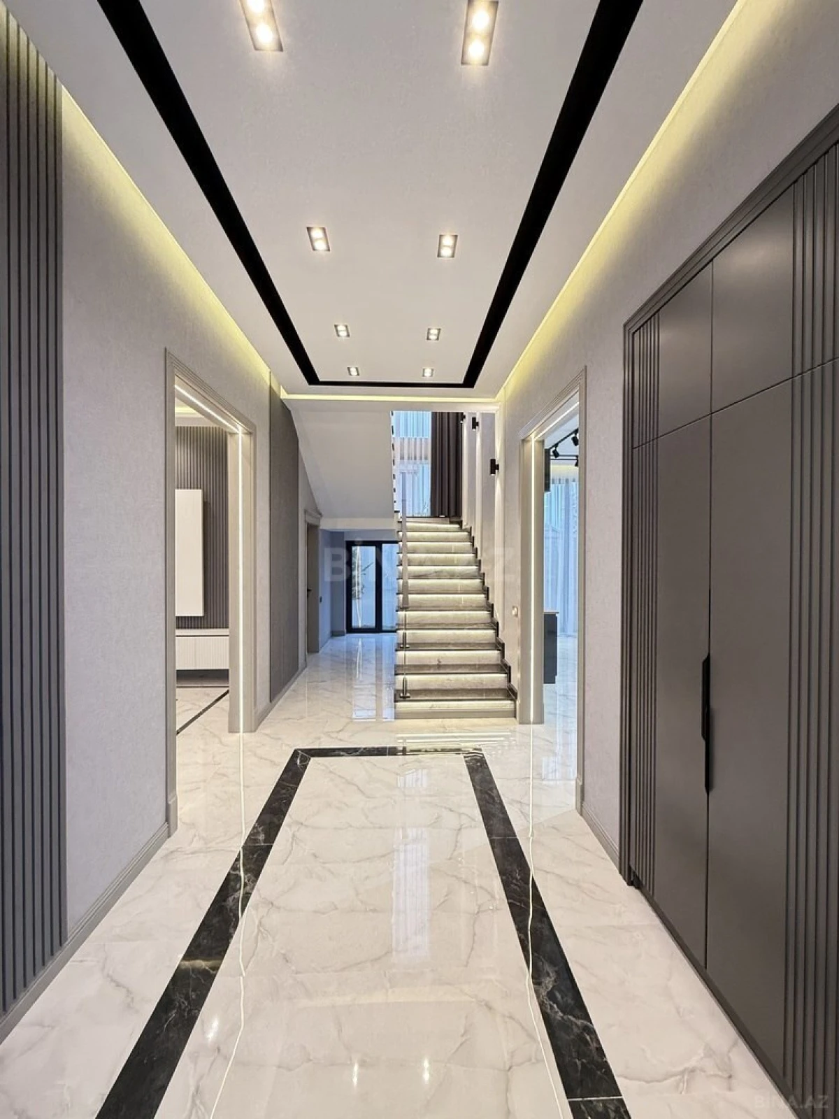 Satılır 4 otaqlı həyət evi 210 m²