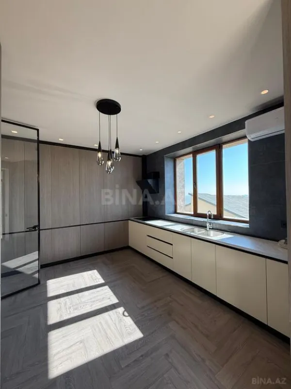 Satılır 3 otaqlı mənzil 158 m²