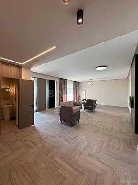 Satılır 3 otaqlı mənzil 158 m²