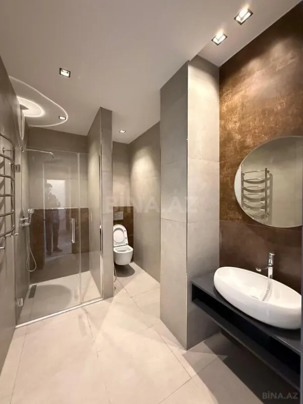 Satılır 3 otaqlı mənzil 158 m²