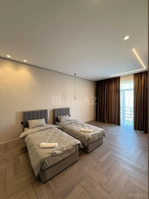 Satılır 3 otaqlı mənzil 158 m²