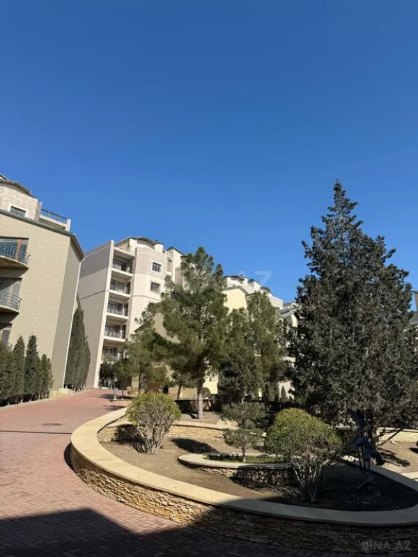 Satılır 3 otaqlı mənzil 158 m²