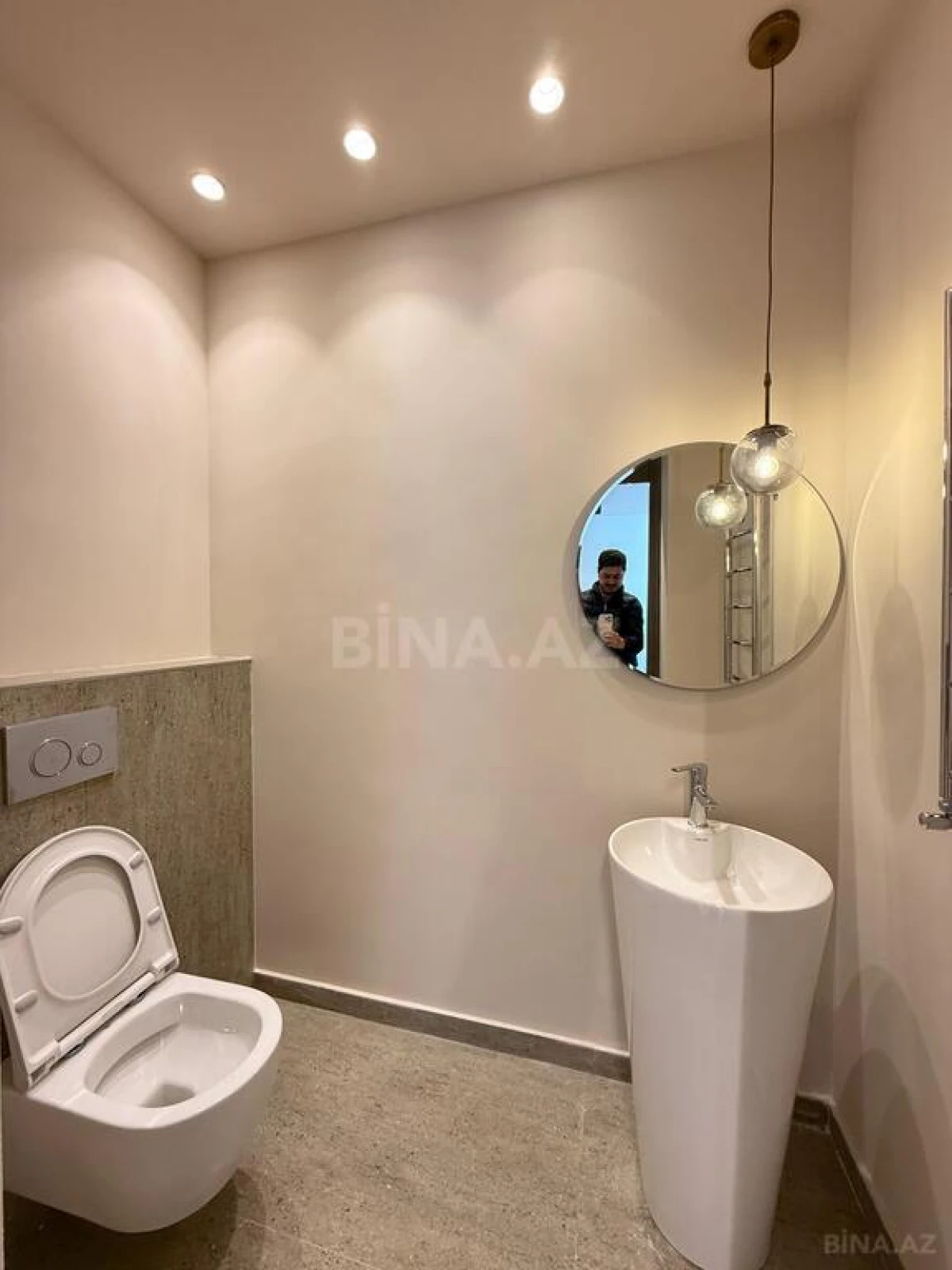 Satılır 3 otaqlı mənzil 158 m²