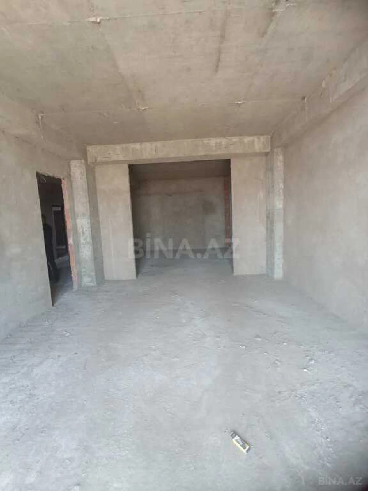 Satılır 3 otaqlı mənzil 175 m²