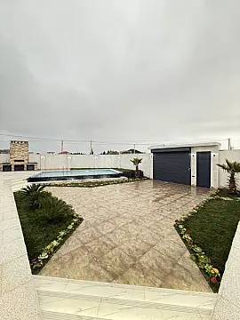 Satılır 5 otaqlı həyət evi 225 m²