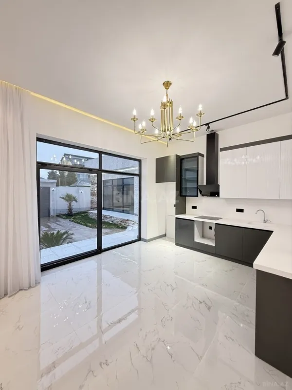 Satılır 5 otaqlı həyət evi 225 m²