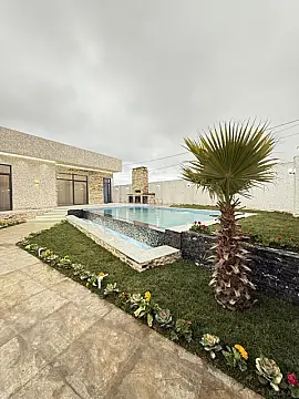 Satılır 5 otaqlı həyət evi 225 m²