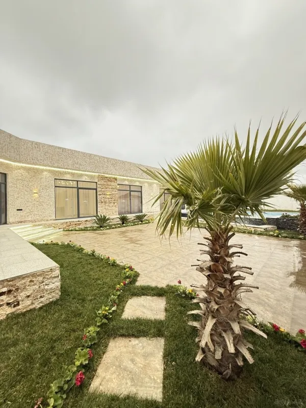 Satılır 5 otaqlı həyət evi 225 m²