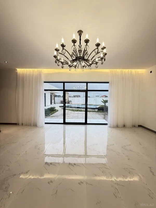 Satılır 5 otaqlı həyət evi 225 m²