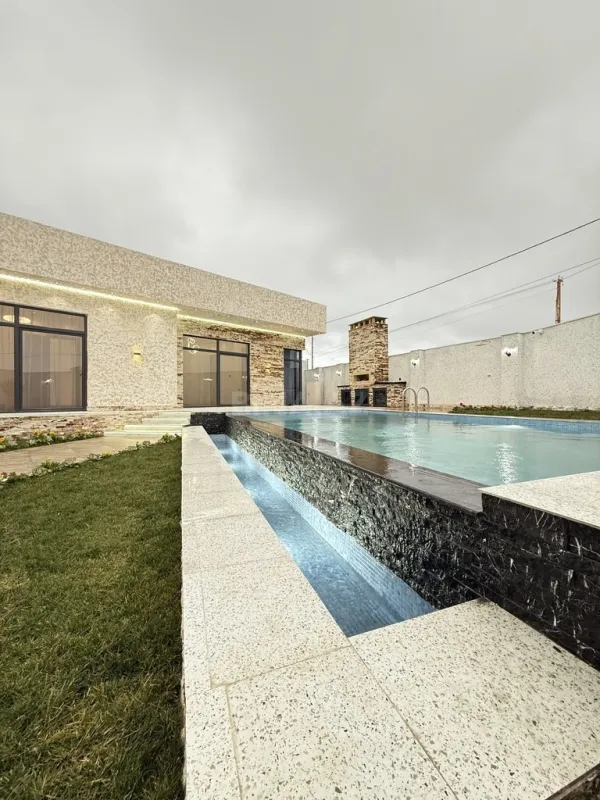 Satılır 5 otaqlı həyət evi 225 m²