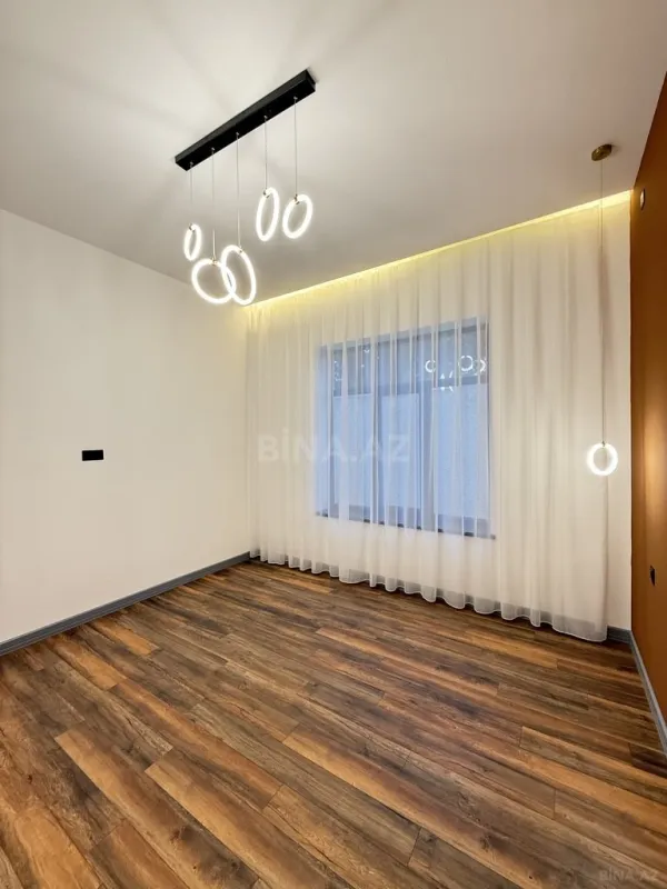 Satılır 5 otaqlı həyət evi 225 m²