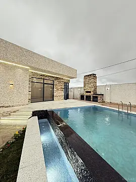 Satılır 5 otaqlı həyət evi 225 m²