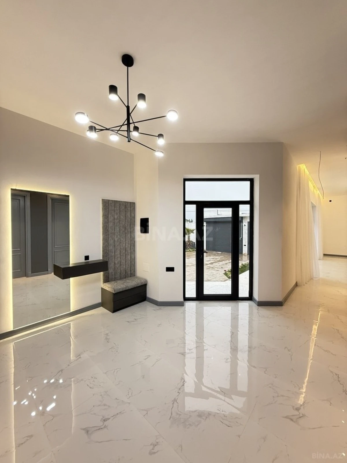 Satılır 5 otaqlı həyət evi 225 m²