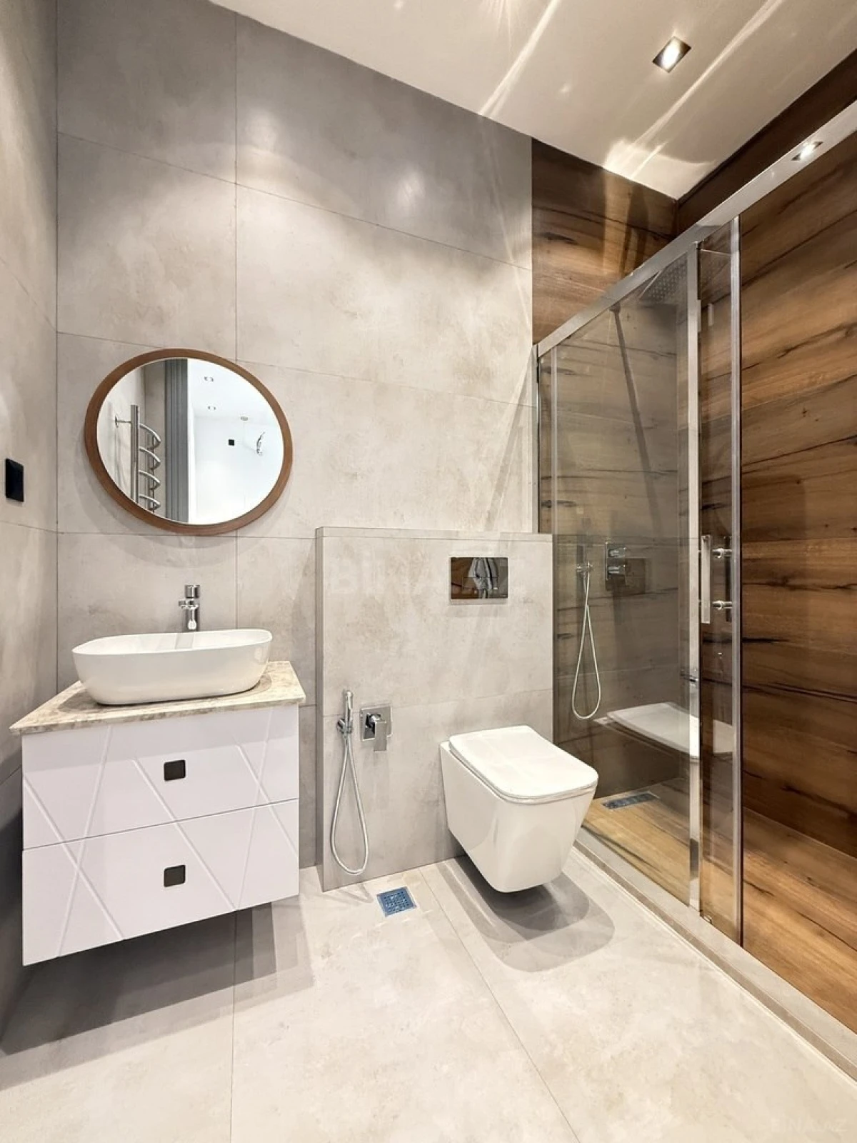 Satılır 5 otaqlı həyət evi 225 m²