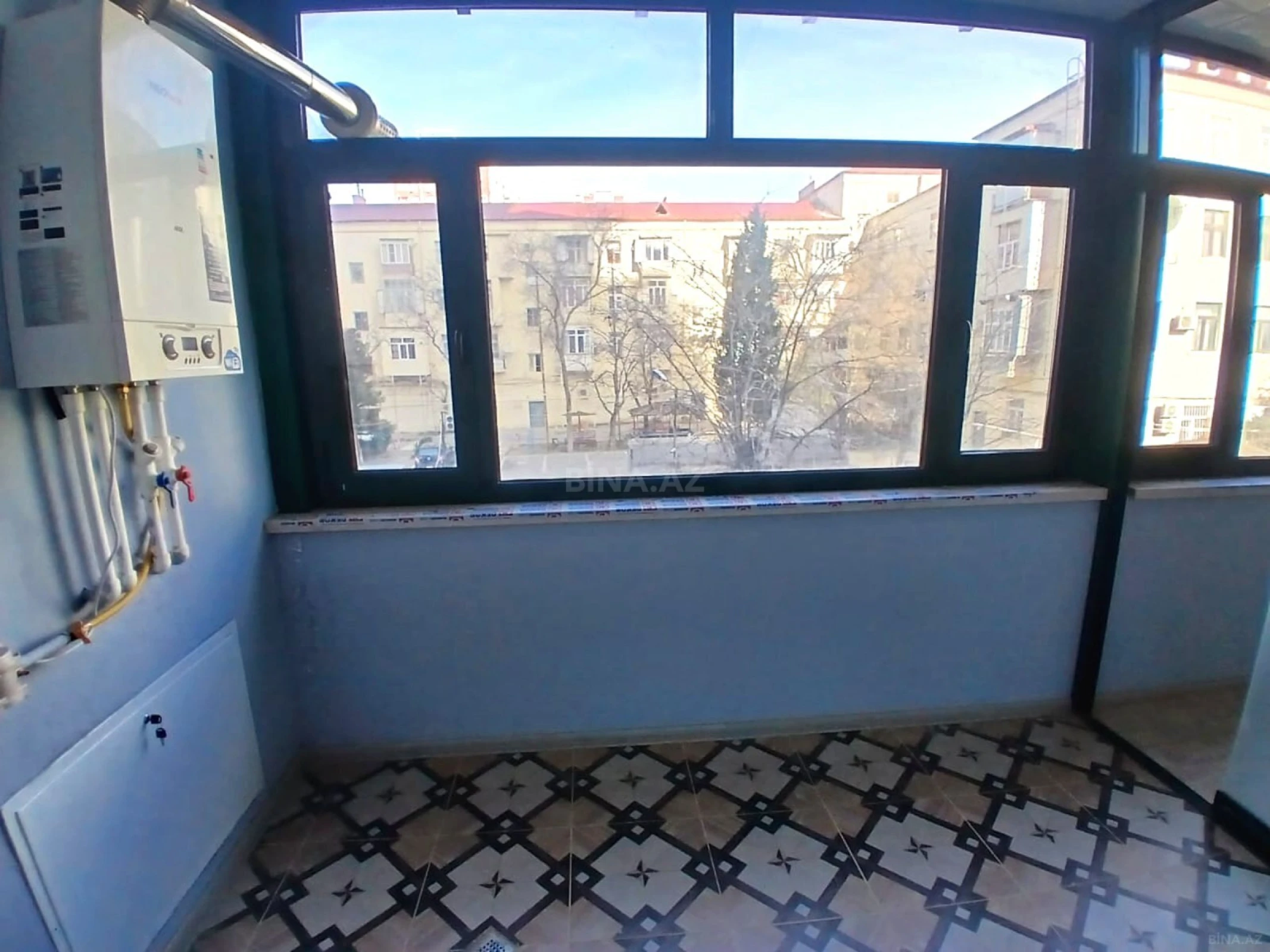 Satılır 3 otaqlı mənzil 96 m²