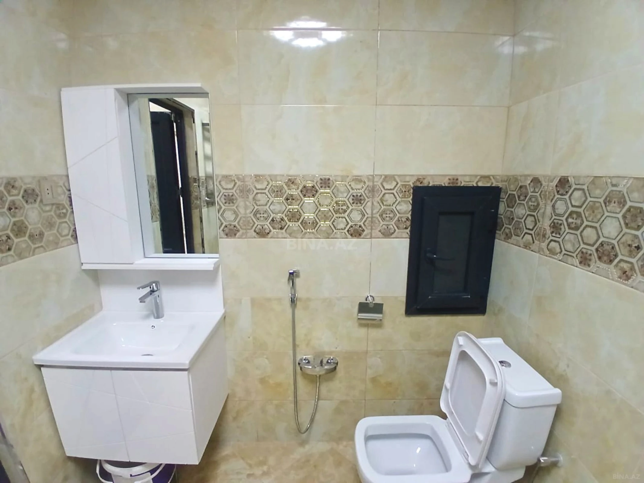 Satılır 3 otaqlı mənzil 96 m²