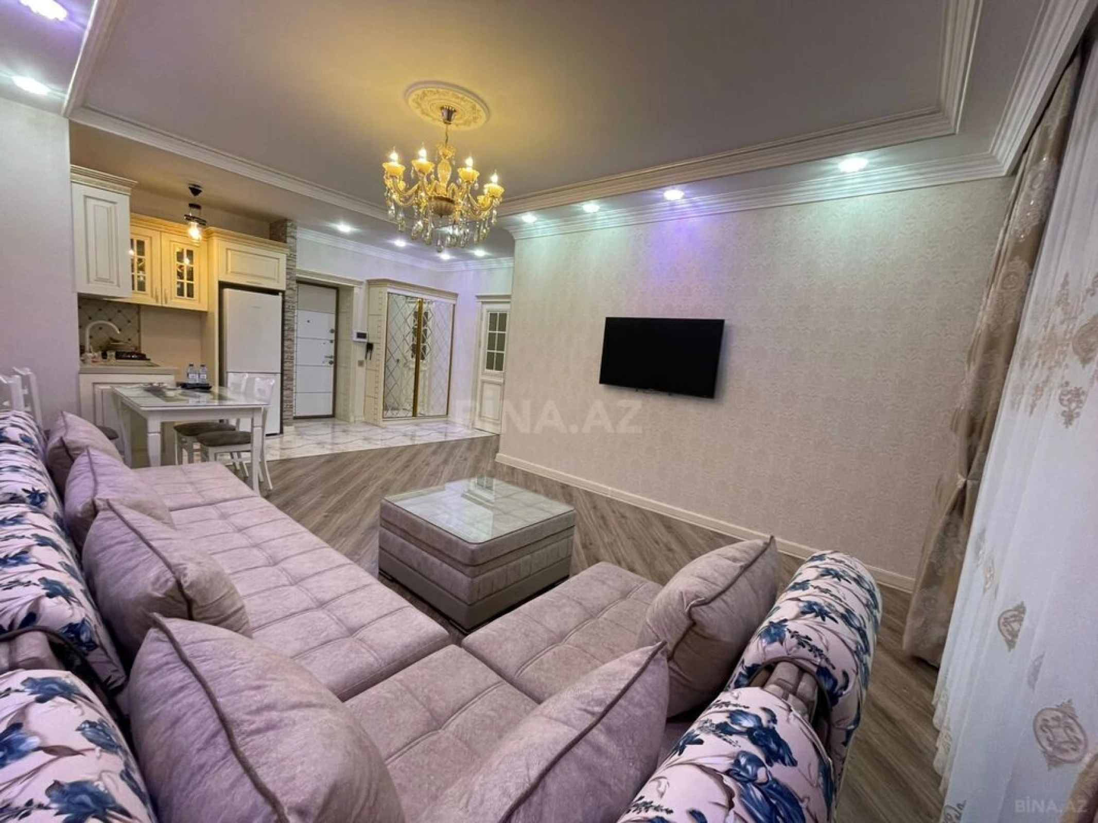 Kirayə verilir 2 otaqlı mənzil 75 m²