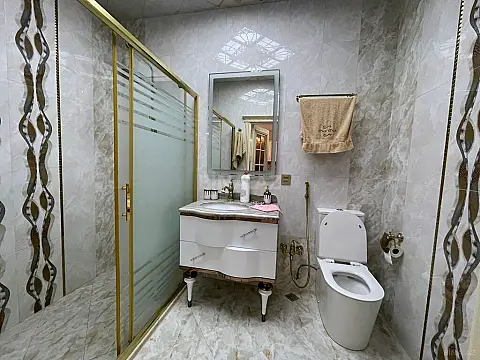Kirayə verilir 2 otaqlı mənzil 75 m²