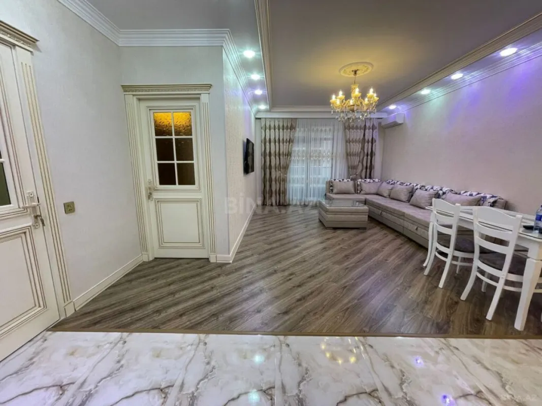 Kirayə verilir 2 otaqlı mənzil 75 m²