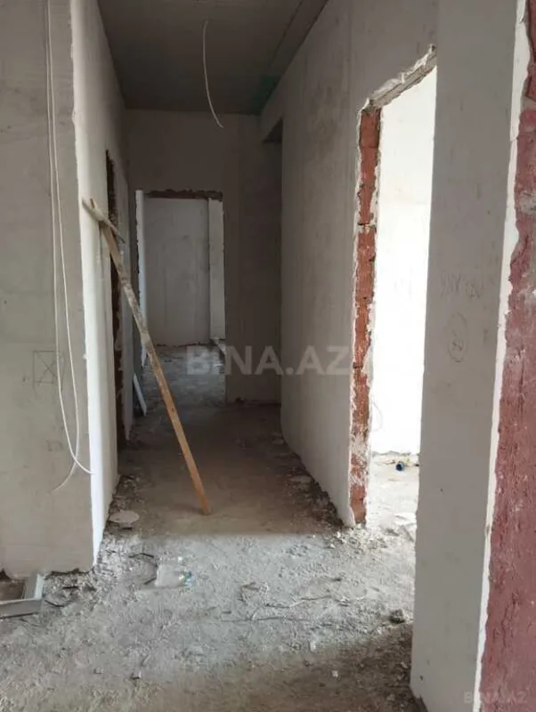 Satılır 4 otaqlı mənzil 146 m²