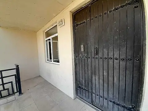 Satılır 4 otaqlı mənzil 146 m²