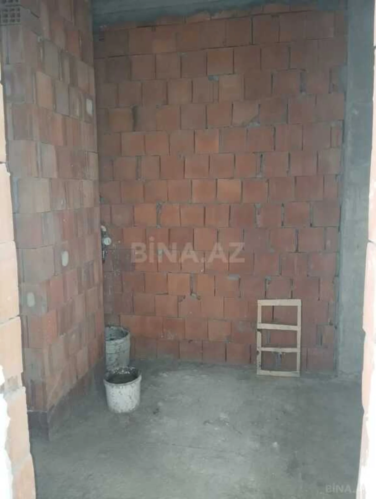 Satılır 4 otaqlı mənzil 146 m²