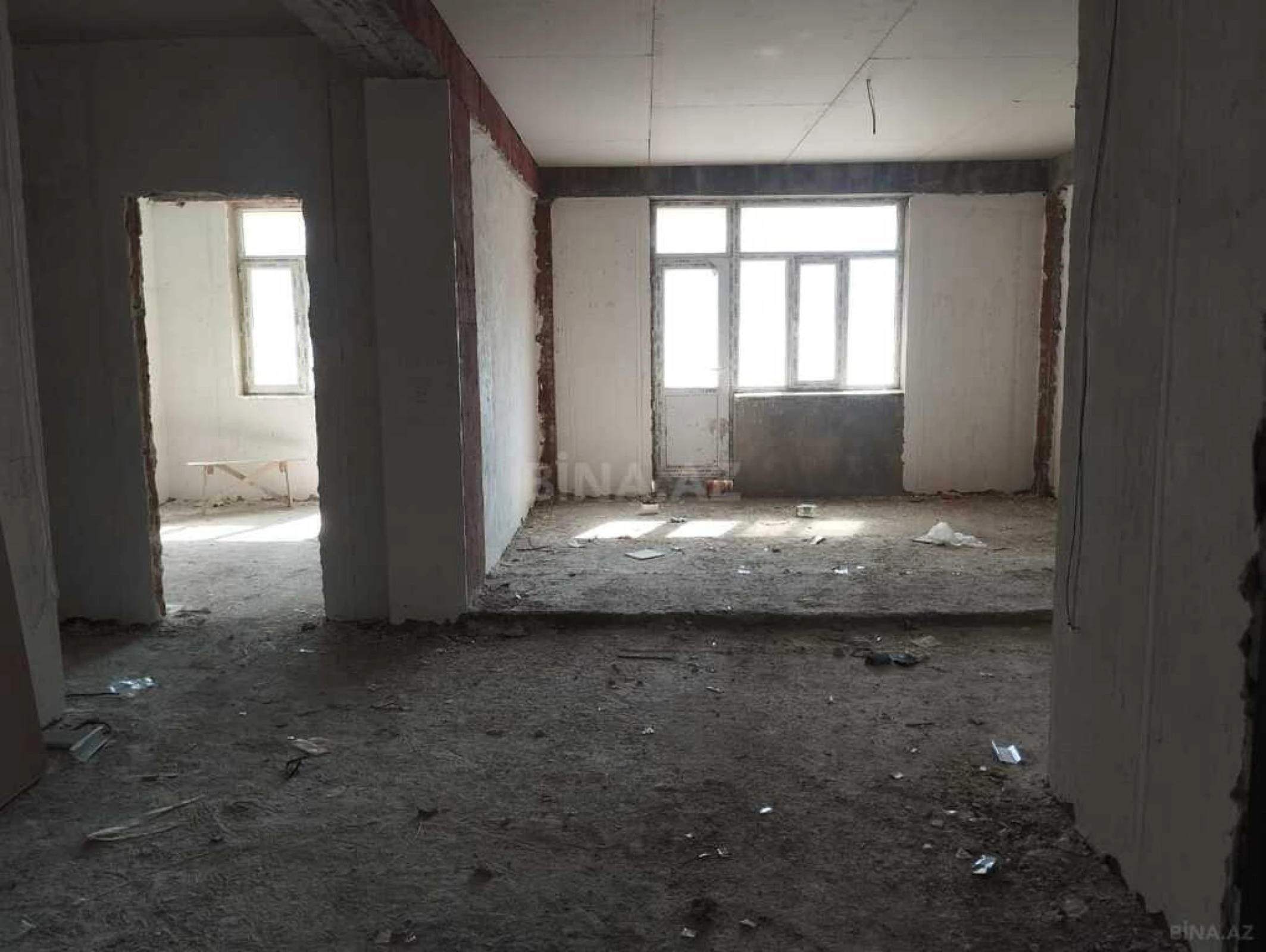 Satılır 4 otaqlı mənzil 146 m²