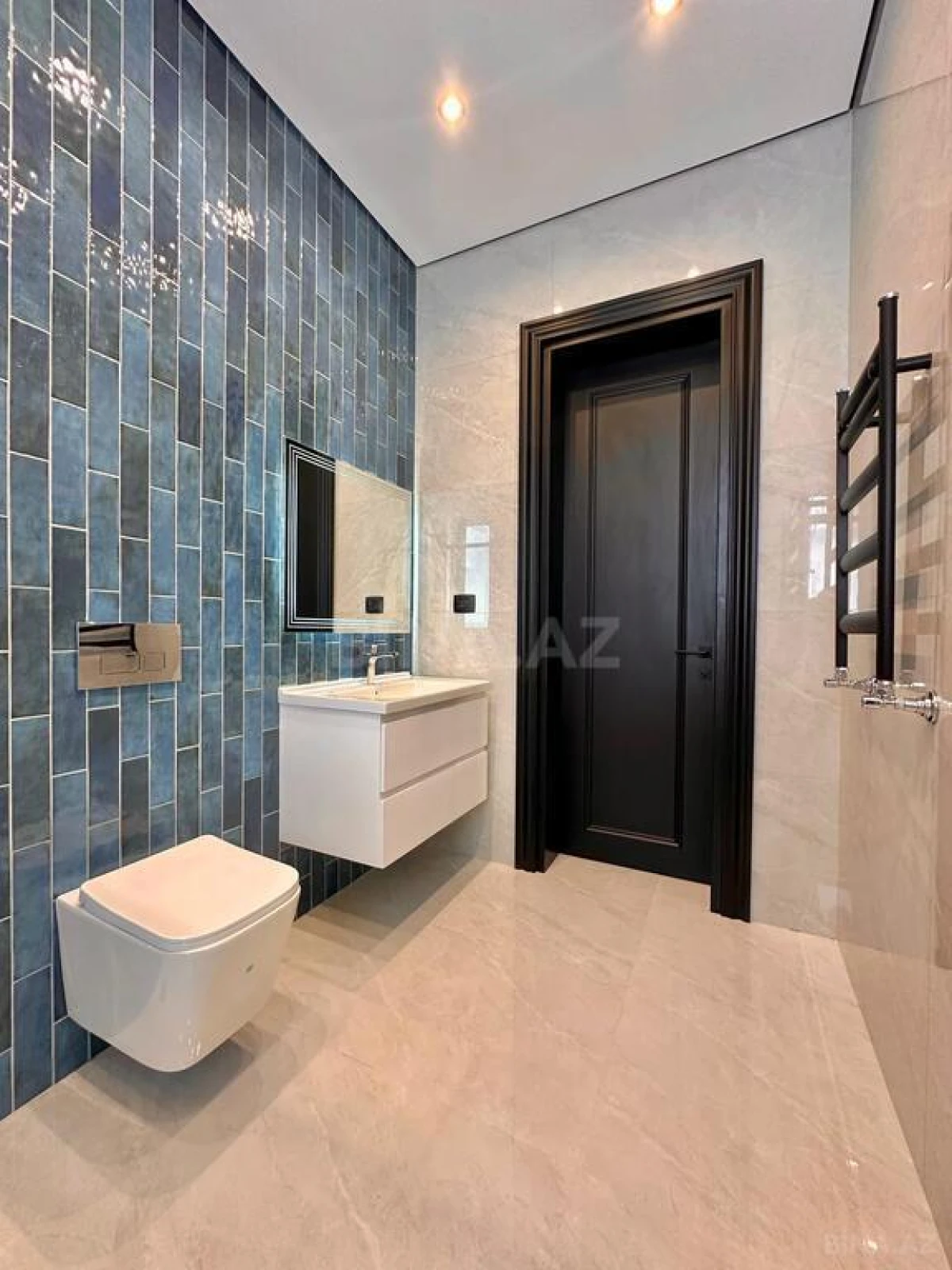 Satılır 5 otaqlı həyət evi 250 m²