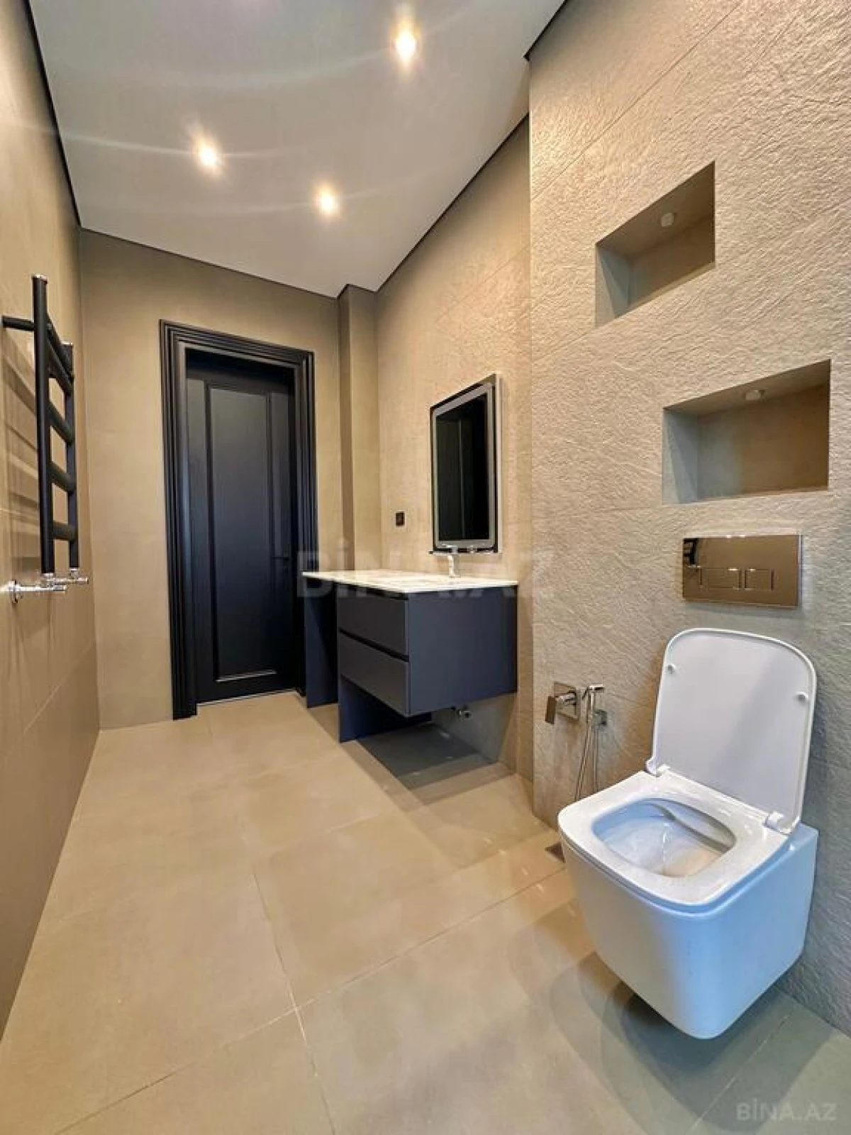 Satılır 5 otaqlı həyət evi 250 m²