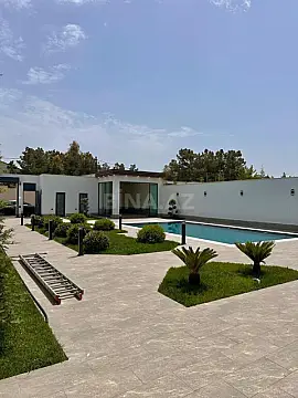 Satılır 5 otaqlı həyət evi 250 m²