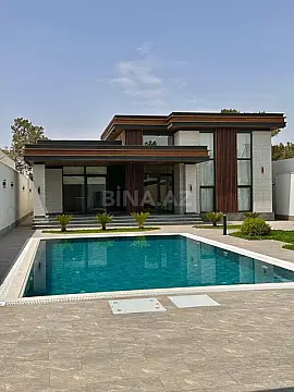 Satılır 5 otaqlı həyət evi 250 m²
